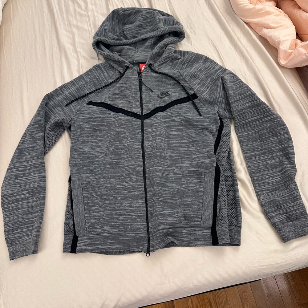 Men’s Medium Nike Heather Gray Hoodie